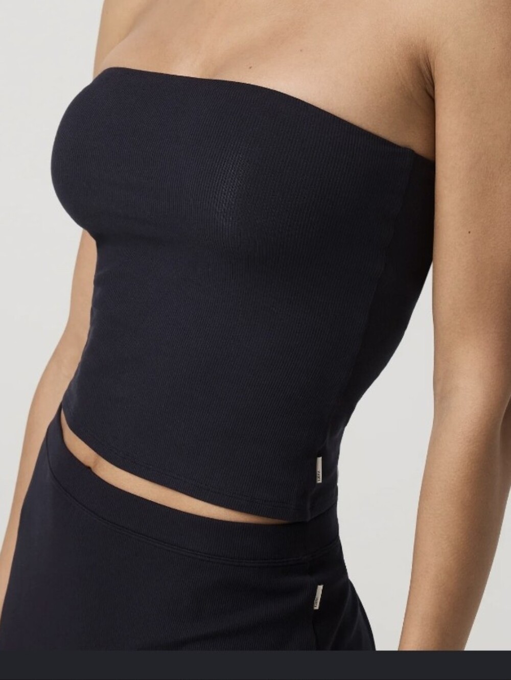 Vuori Pose Tube Top